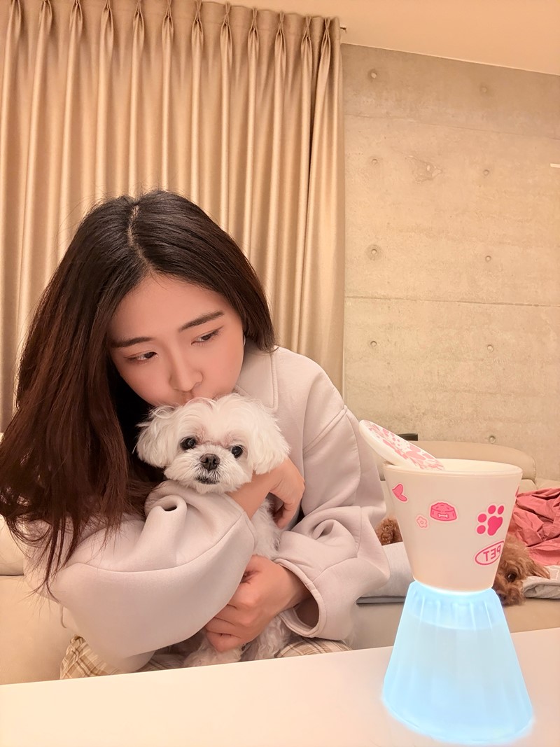 女人知己試用大隊,口碑行銷,部落客行銷,FRAMULA芬乘 寵物香氛儀套裝組,寵物香氛儀,芬乘FRAMULA,寵物去味神器,寵物環保香氛,精油香氛,無酒精香氛儀,寵物異味控制,高質感香氛儀,毛孩居家香氛,低音靜音香氛機,毛孩精緻生活
